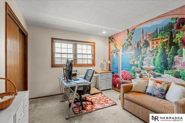 1418 Cherry Tree Lane, Papillion, NE 68133