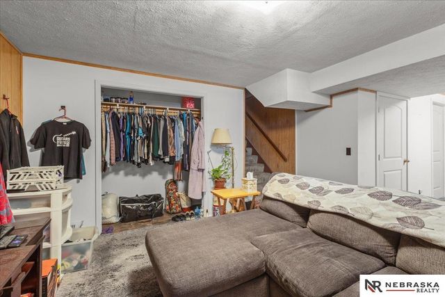 1418 Cherry Tree Lane, Papillion, NE 68133