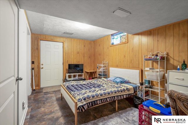1418 Cherry Tree Lane, Papillion, NE 68133