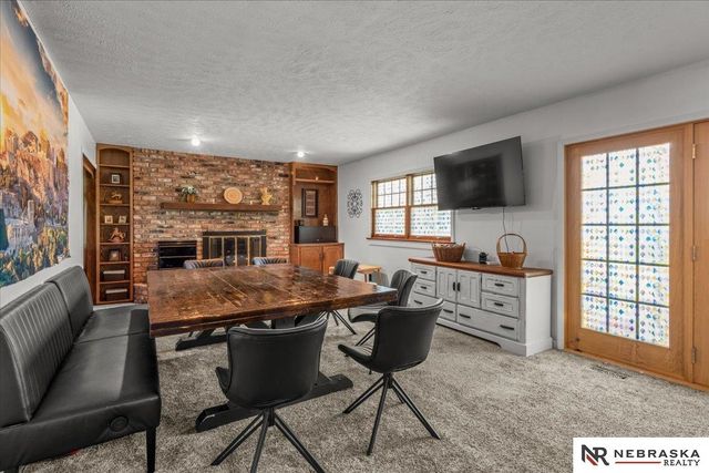 1418 Cherry Tree Lane, Papillion, NE 68133