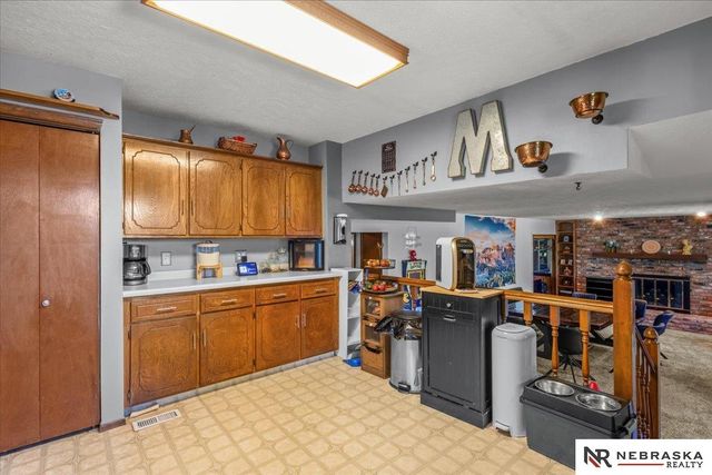 1418 Cherry Tree Lane, Papillion, NE 68133