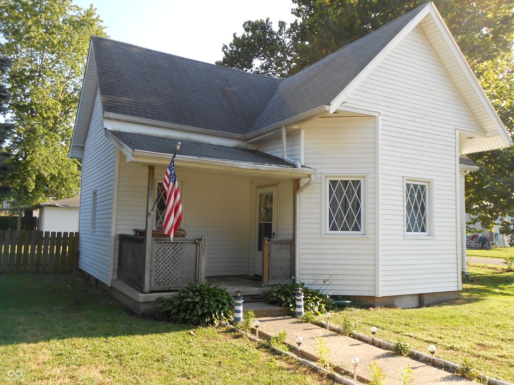 307 W Adams Street, Darlington, IN 47940