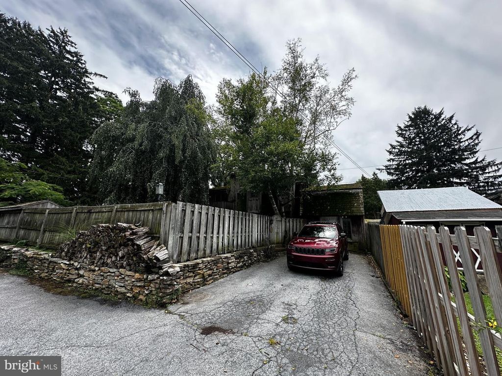 4222 PENN AVE, Sinking Spring, PA 19608