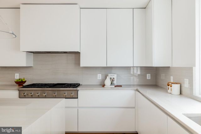 6970 WEST AVE, Chevy Chase, MD 20815