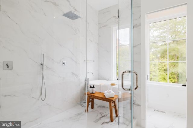 6970 WEST AVE, Chevy Chase, MD 20815