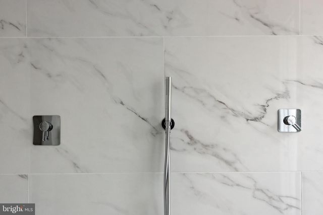 6970 WEST AVE, Chevy Chase, MD 20815