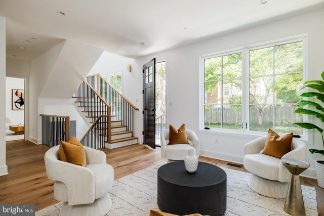 6970 WEST AVE, Chevy Chase, MD 20815