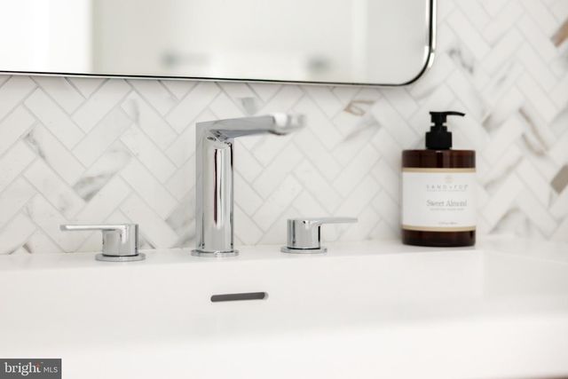 6970 WEST AVE, Chevy Chase, MD 20815