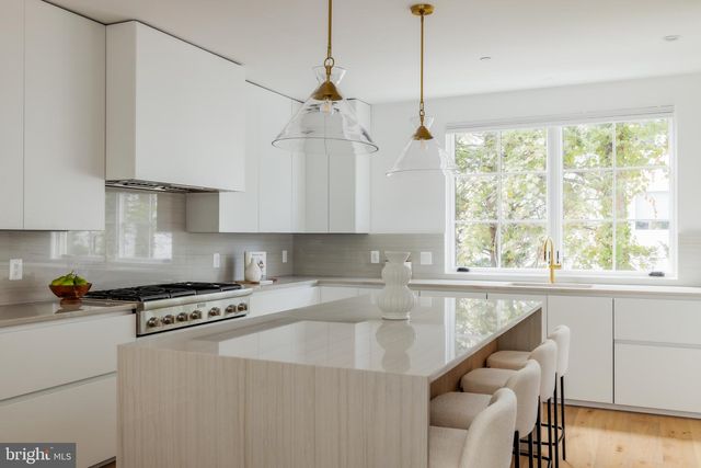 6970 WEST AVE, Chevy Chase, MD 20815