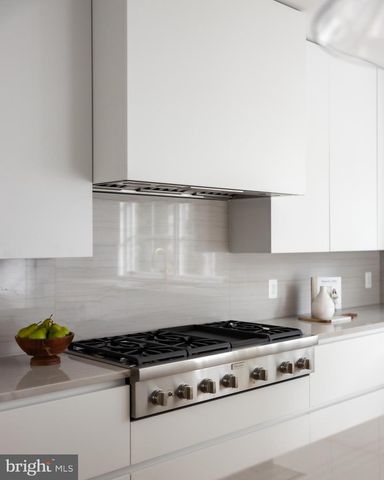 6970 WEST AVE, Chevy Chase, MD 20815