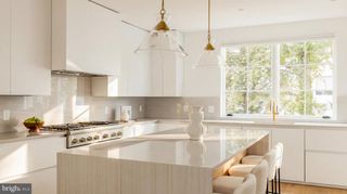 6970 WEST AVE, Chevy Chase, MD 20815