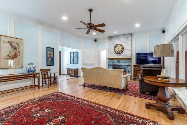 8721 Lacrosse Drive, Dallas, TX 75231