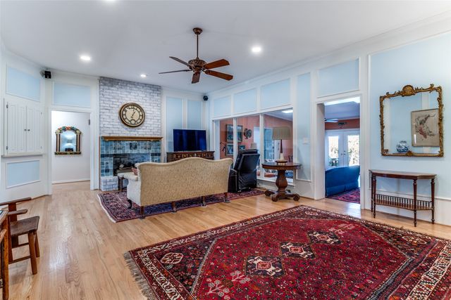 8721 Lacrosse Drive, Dallas, TX 75231