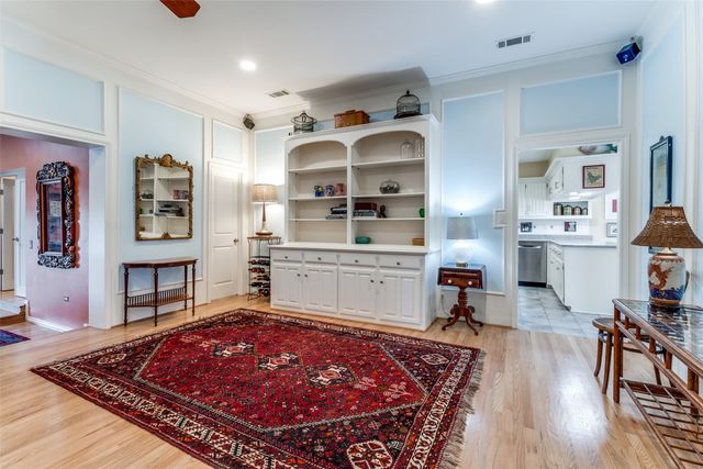 8721 Lacrosse Drive, Dallas, TX 75231