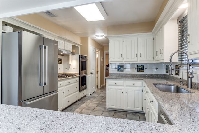 8721 Lacrosse Drive, Dallas, TX 75231