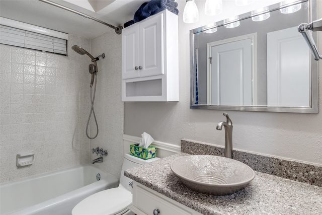 8721 Lacrosse Drive, Dallas, TX 75231