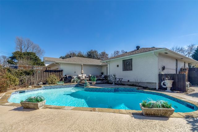 8721 Lacrosse Drive, Dallas, TX 75231