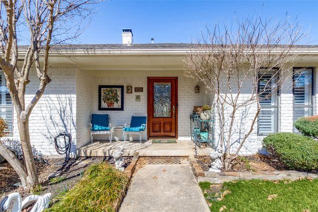 8721 Lacrosse Drive, Dallas, TX 75231