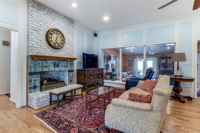 8721 Lacrosse Drive, Dallas, TX 75231