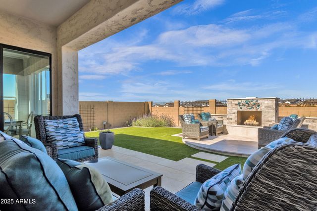 1104 E GLENEAGLE Drive, Chandler, AZ 85249