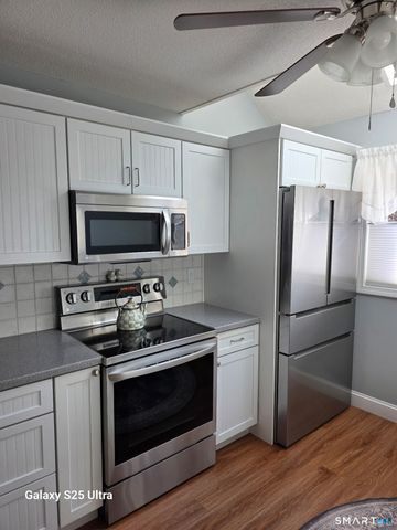 101 West Main Street 4, East Lyme, CT 06357