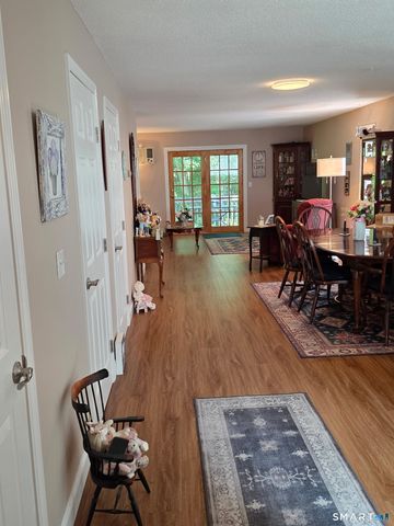 101 West Main Street 4, East Lyme, CT 06357