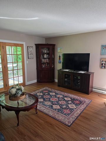 101 West Main Street 4, East Lyme, CT 06357