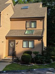 101 West Main Street 4, East Lyme, CT 06357