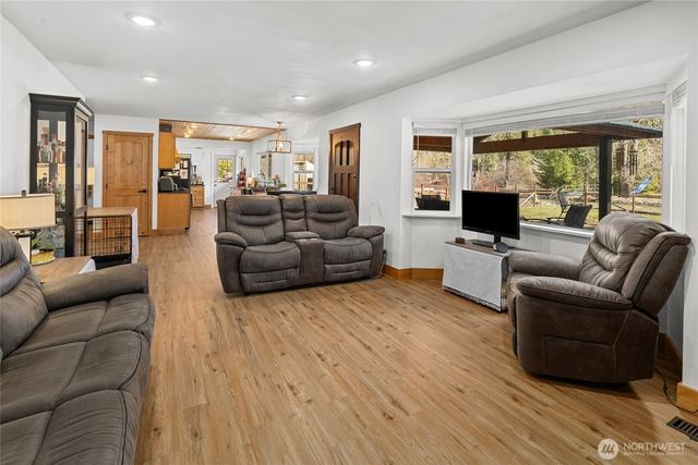 330 Swauk Creek Lane, Cle Elum, WA 98922