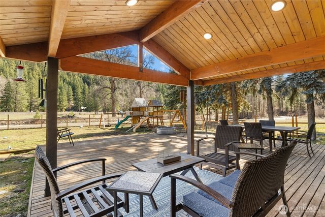 330 Swauk Creek Lane, Cle Elum, WA 98922