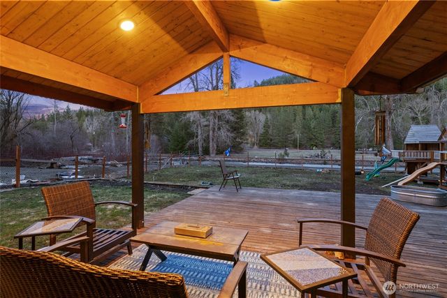 330 Swauk Creek Lane, Cle Elum, WA 98922