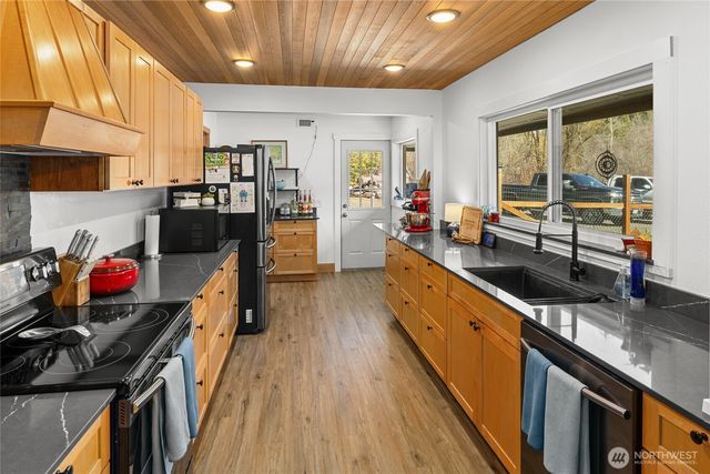 330 Swauk Creek Lane, Cle Elum, WA 98922