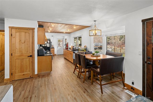 330 Swauk Creek Lane, Cle Elum, WA 98922