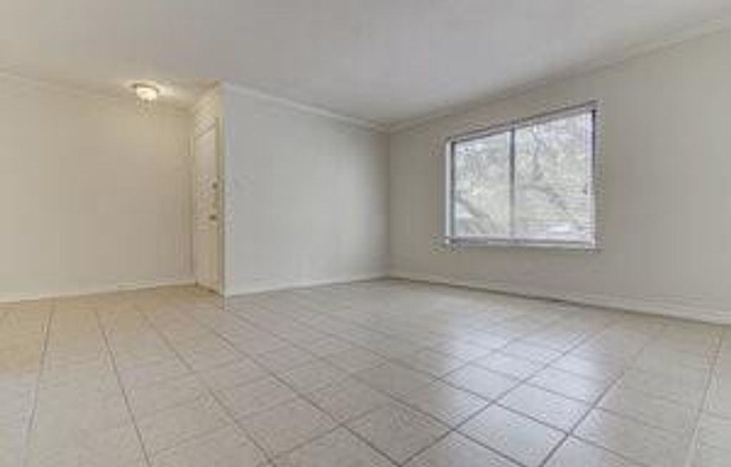 8210 Bent Tree RD 149, Austin, TX 78759