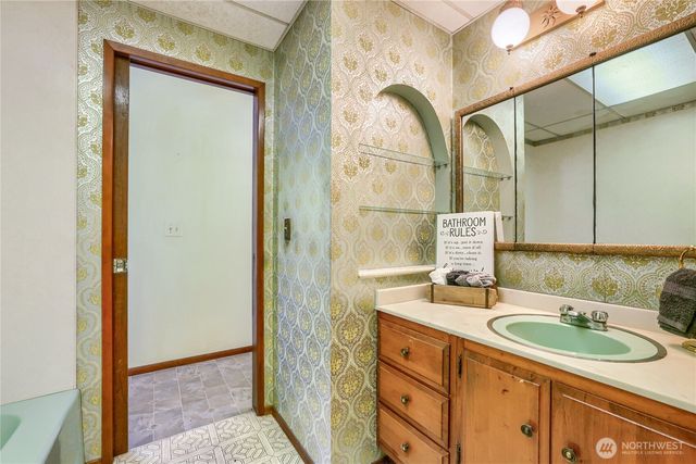 7637 NE 165th Street, Kenmore, WA 98028