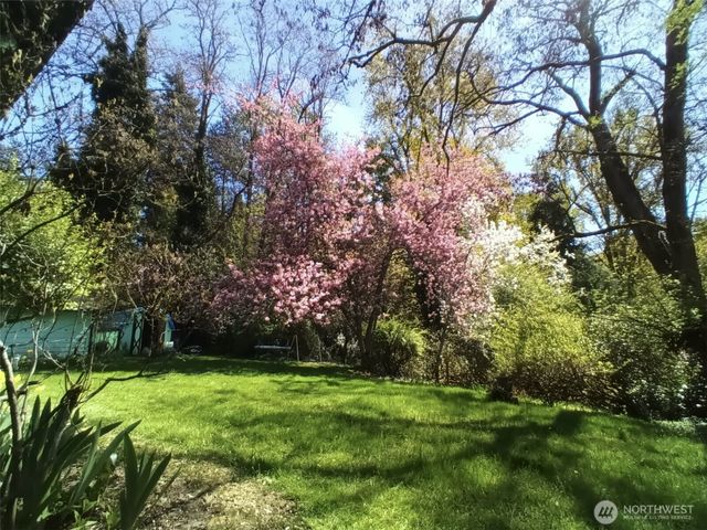 7637 NE 165th Street, Kenmore, WA 98028