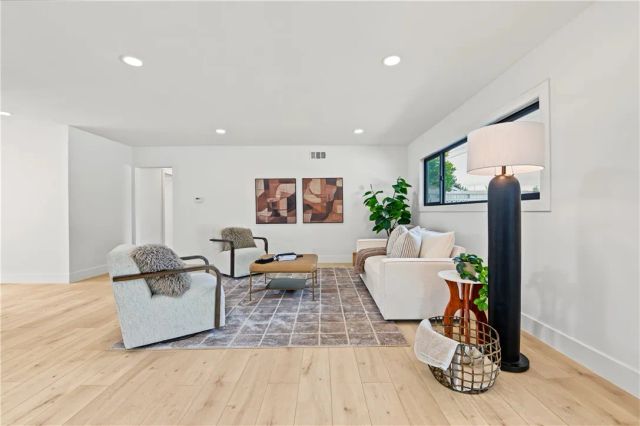 8561 Donald Circle, Huntington Beach, CA 92647