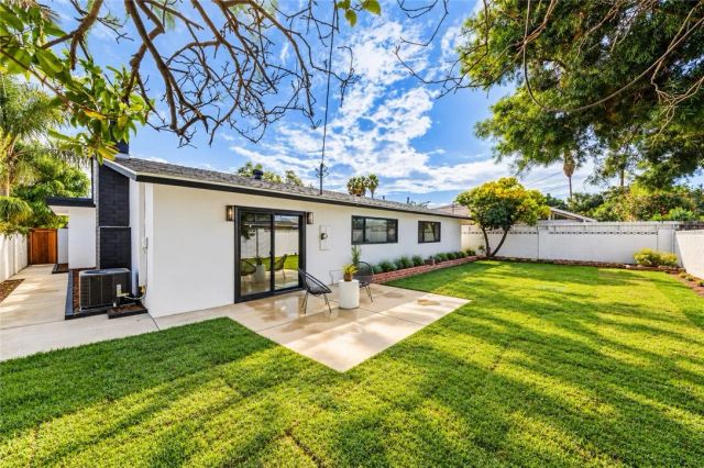 8561 Donald Circle, Huntington Beach, CA 92647