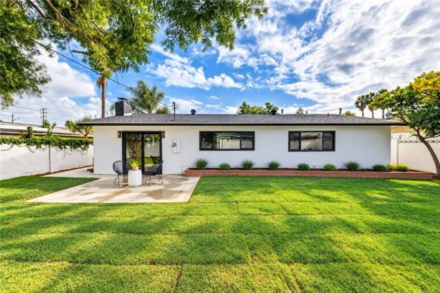 8561 Donald Circle, Huntington Beach, CA 92647