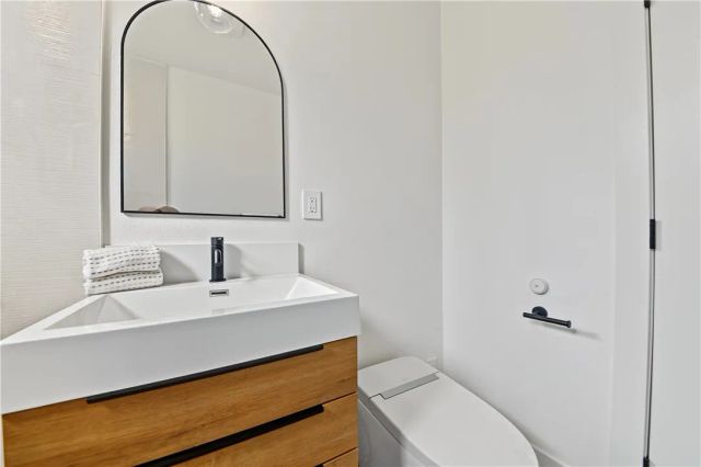 8561 Donald Circle, Huntington Beach, CA 92647