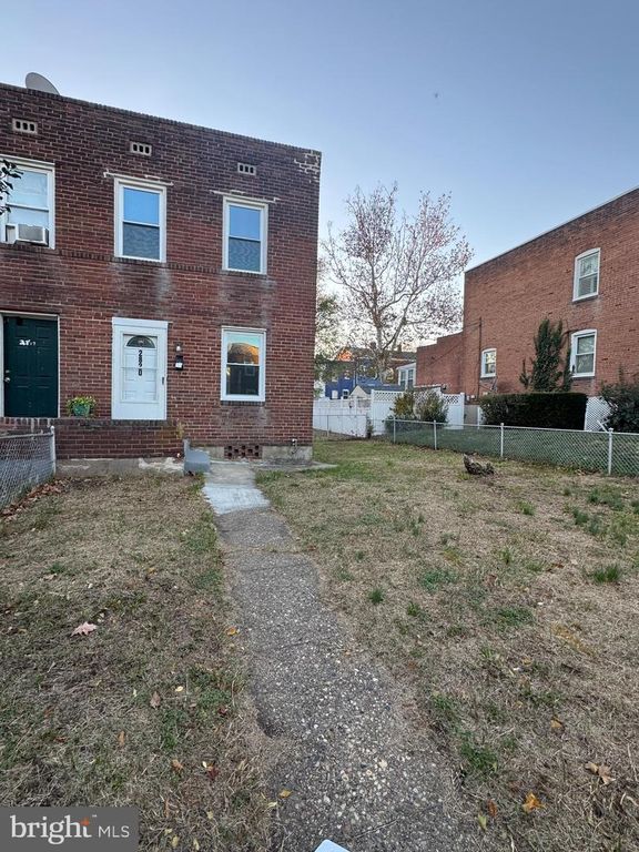 2820 BOOKERT DR, Baltimore, MD 21225