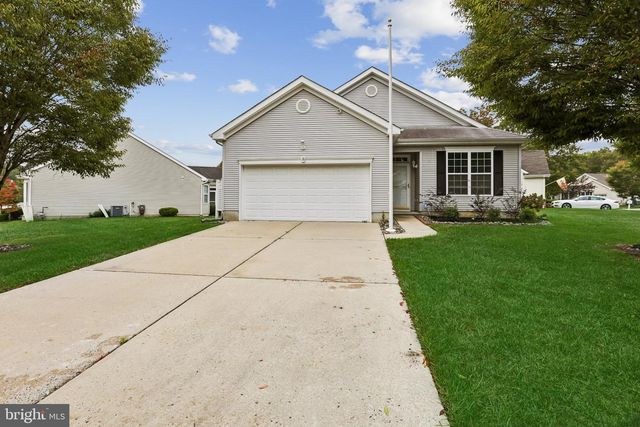 18 DAFFODIL DR, Little Egg Harbor Twp, NJ 08087