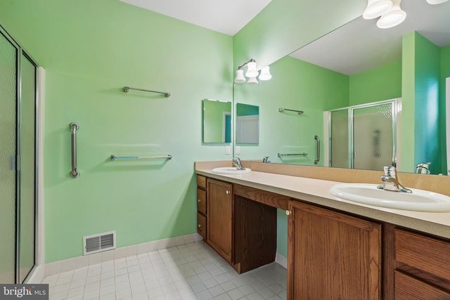 18 DAFFODIL DR, Little Egg Harbor Twp, NJ 08087