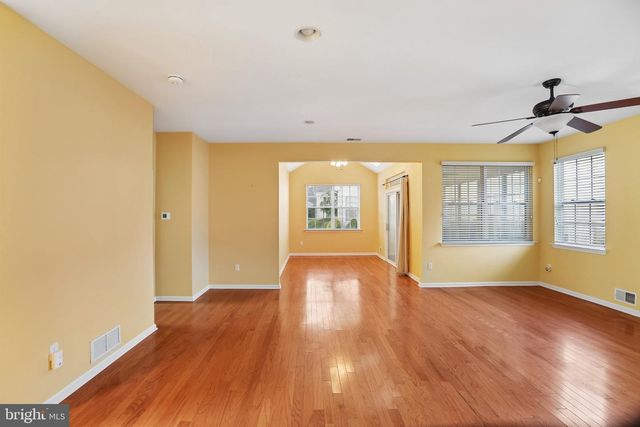18 DAFFODIL DR, Little Egg Harbor Twp, NJ 08087
