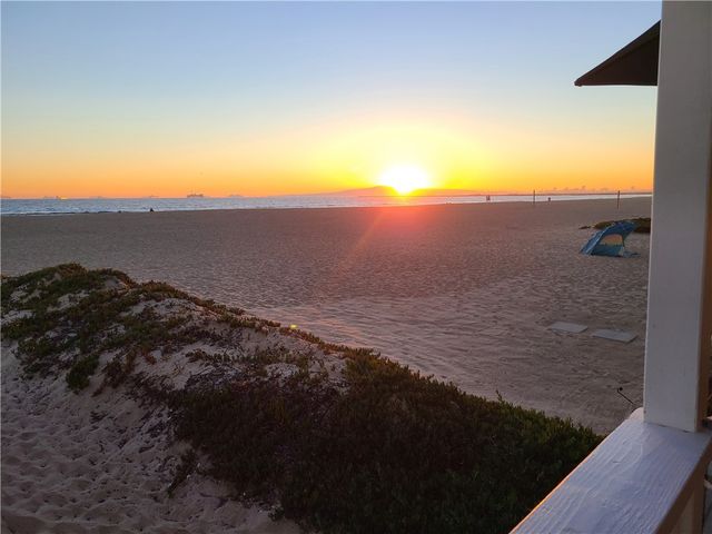 35 A Surfside, Surfside, CA 90740
