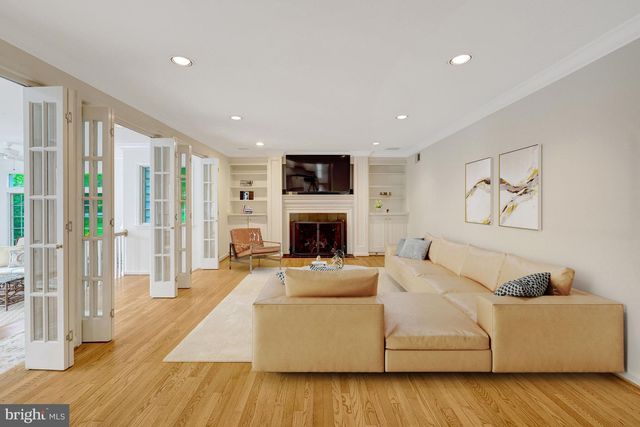 911 RAIL CT, Mclean, VA 22102