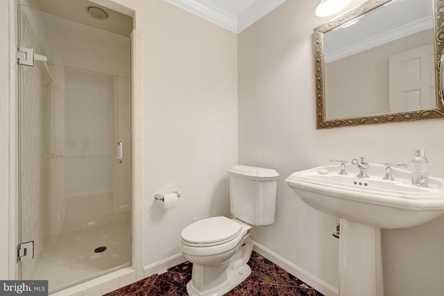 911 RAIL CT, Mclean, VA 22102