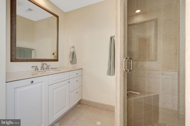 911 RAIL CT, Mclean, VA 22102