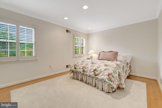 911 RAIL CT, Mclean, VA 22102