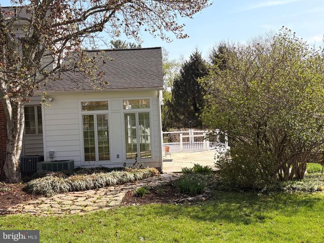 911 RAIL CT, Mclean, VA 22102